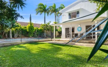 29 Moonbeam Crescent, Castaways Beach